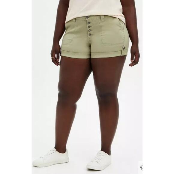 Torrid Women 18 "tea" Green Military Stretch Twill Button Fly 3.5" Inseam Shorts - Picture 1 of 8